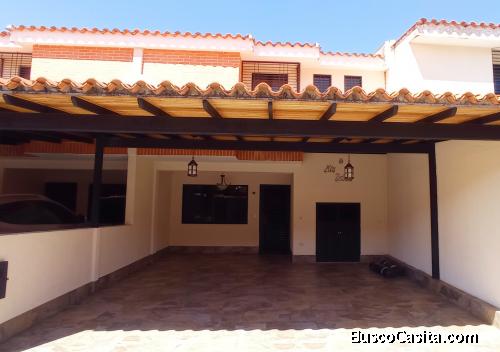 Town House en Monteserino Conjunto Res. Villa Bahía San Diego   