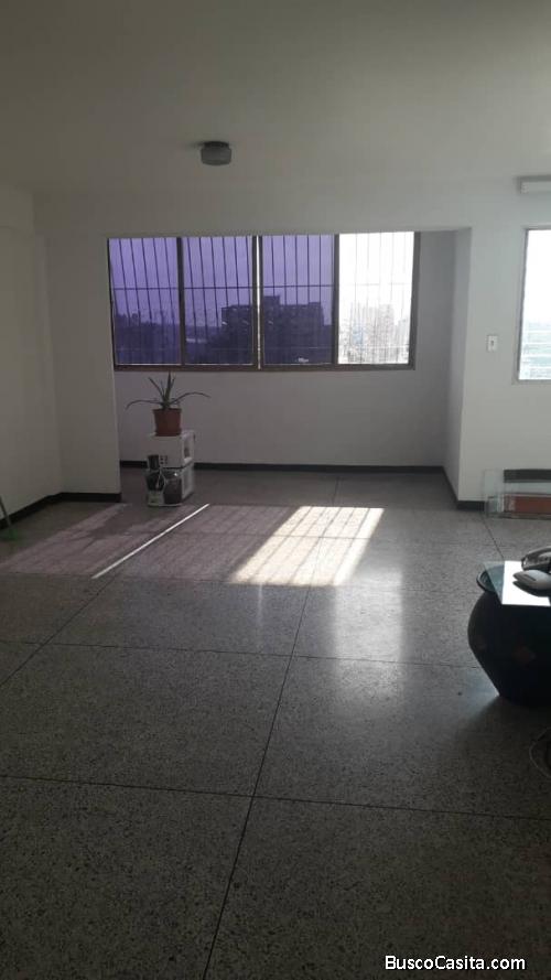 En venta amplio apartamento en el este de Barquisimeto 