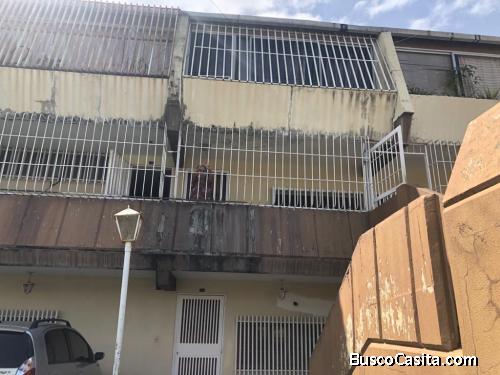 EN VENTA HERMOSO Y COMODO APARTAMENTO, ZONA CENTRICA, CERCA DE COLEGIOS, SUPERMECADOS Y PARADAS.  