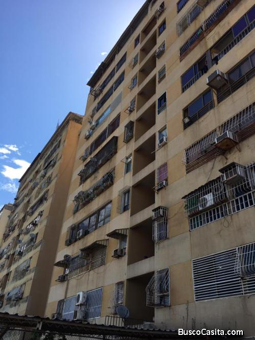 EN VENTA APTO EN PLENO CORAZON DE ALTA VISTA!! IDEAL PARA REMODELAR 