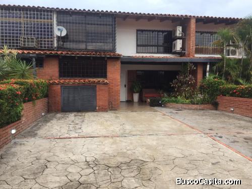 HERMOSO Y ESPACIOSO TOWNHOUSES EN LA MEJOR RESIDENCIA DE LOS OLIVOS!! 