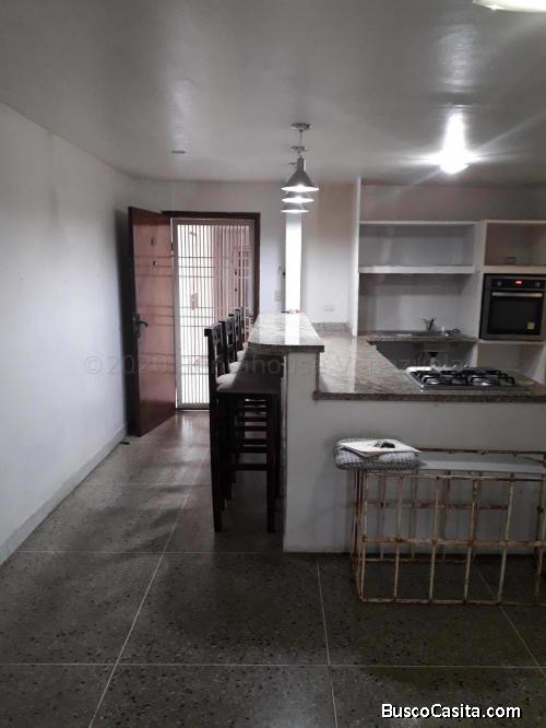 APARTAMENTO EN ALQUILER  SECTOR AMPARO MLS #20-25152