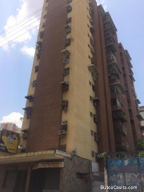 Apartamento en Res Los Tamarindos - Maracay Centro