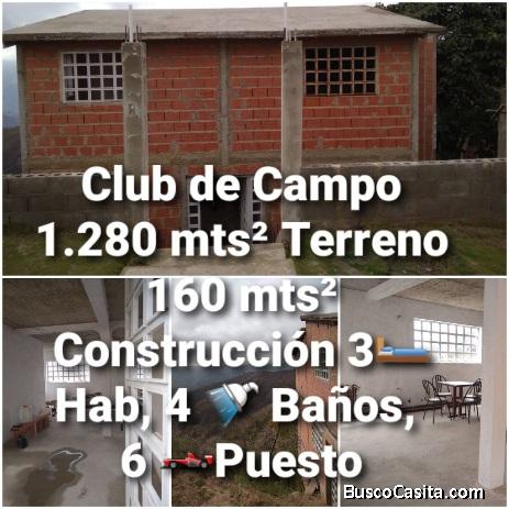 CASA CON TERRENO CLUB DE CAMPO EN SAN ANTONIO 