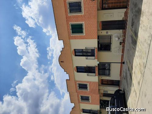 SKY GROUP VENDE TOWNHOSE EN RES VILLA FLORENCIA I