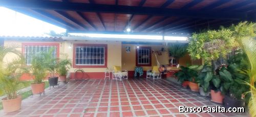 SKY GROUP PLATINUM VENDE Casa en Botalón, San Diego