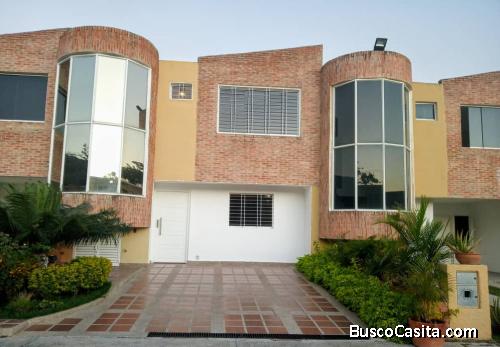 SKY GROUP PLATINUM VENDE Townhouse en Belmonti Villas San Diego