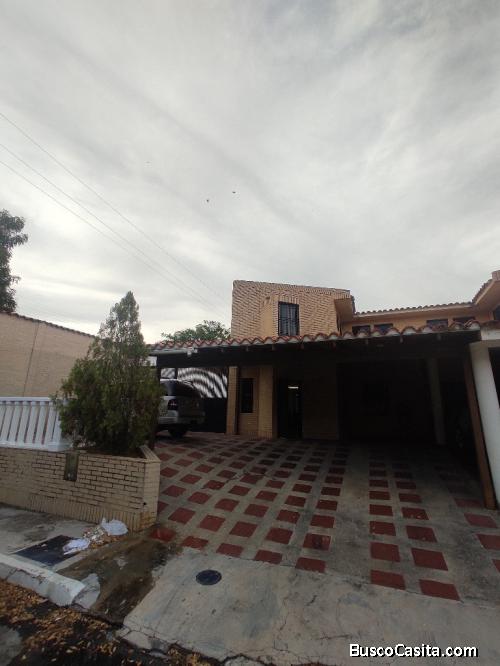 SKY GROUP PLATINUM VENDE Casa en Valleserino Country Park