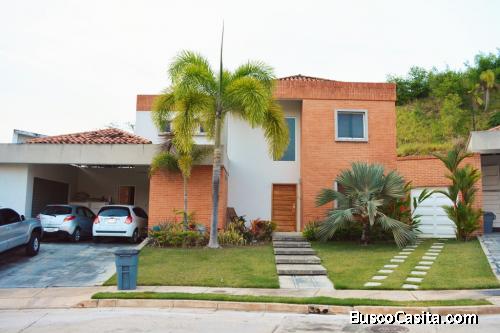 SKY GROUP PLATINUM VENDE Casa en Lomas del Country, Guataparo