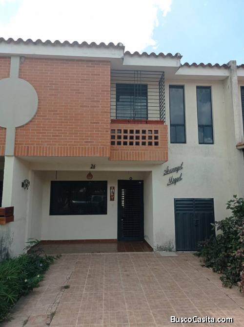 FOTH-199 BELLO TOWNHOUSE EN VILLAS BAHIA SAN DIEGO 