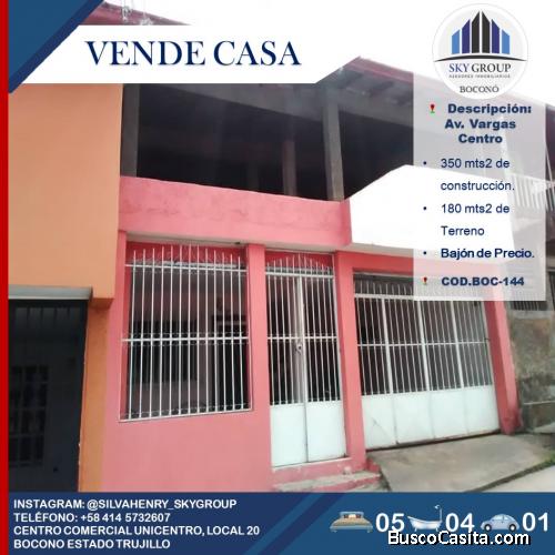 CASA AVENIDA VARGAS 