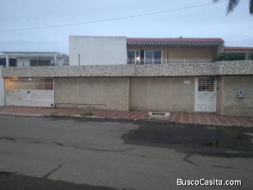 Casa Urb. Los Olivos, Amoblada 472mtrs2