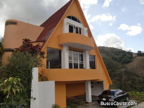 HERMOSO CHALET CON VISTA AL AVILA