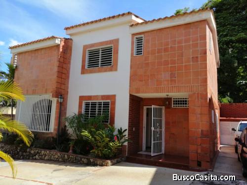 SKY GROUP PLATINUM VENDE Casa Urb El bosque.