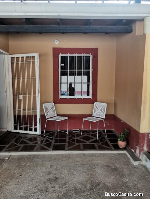 SKY GROUP PLATINUM VENDE Casa en Valle de Oro San Diego