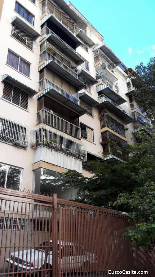 Apartamento en Caracas Urb Santa Mónica EN VENTA