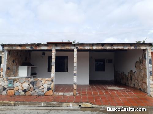 Casa En Venta En Buenaventura, Los Guayos FOC-959