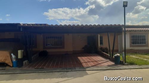 SKY GROUP PLATINUM VENDE Casa en Valle de Oro, San Diego.