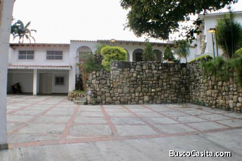 SKY GROUP PLATINUM VENDE Casa en Guataparo Country Club.