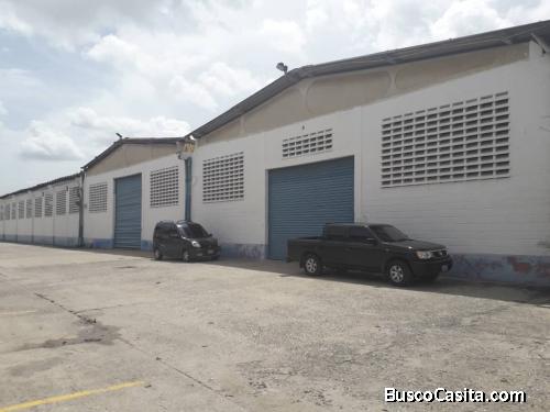 SKY GROUP PLATINUM ALQUILA Galpón en la Zona Industrial