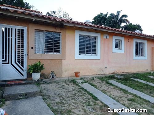 SKY GROUP PLATINUM VENDE Casa en Villas la Ponderosa, San Diego