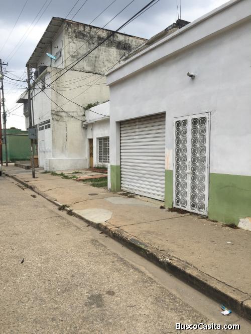 Vendo casa en la Avenida Montes de Oca entre Bruzual y Falcon