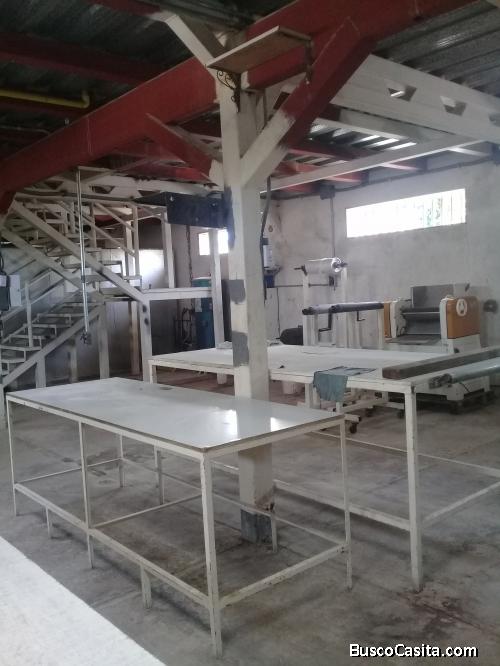 Venta en Venezuela Maracaibo de Galpon de 300 mts con casa