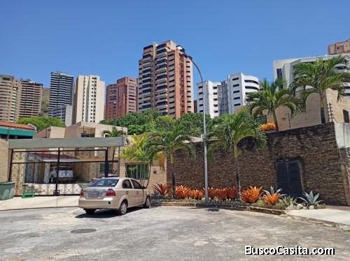 Se vende  Town Houses En Res. Montepiedra, Urb. Altos Del Parral