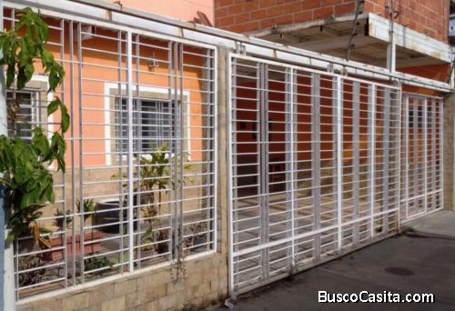 Casa Urbanización las acacias, Maracay.