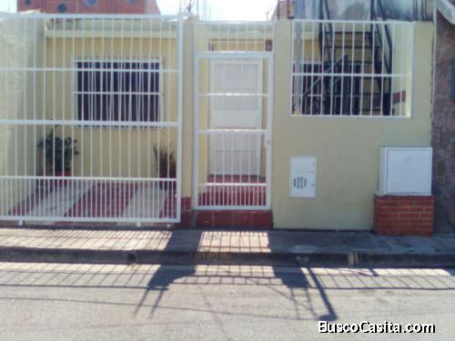 COMODA CASA LOS JARALES METROPLAZA SAN DIEGO VENDE FRANK BETANCOURT