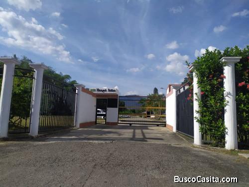 SKY GROUP PLATINUM VENDE TownHouse tipo estudio en Los Guayabitos