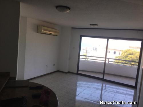 Una Habitación más estudio con vista al mar en Lechería