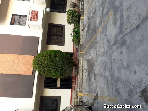 Hermoso Townhouse ubicado en el sector Tazajal de Naguanagua de 72 mts2  de Construcción