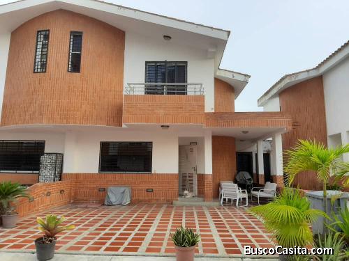 SKY GROUP PLATINUM VENDE TownHouse en La Cascada, Puerto Cabello