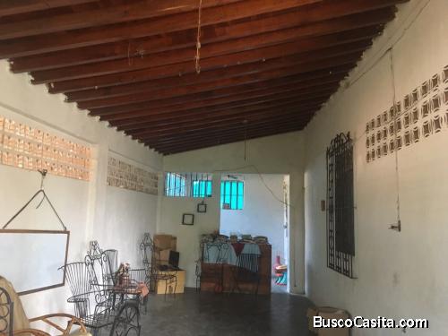 CASA COMERCIAL VENTA SECTOR VERITAS MARACAIBO +584126621818 NC
