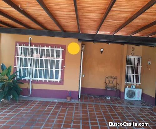 SKY GROUP PLATINUM VENDE Casa en Valle de Oro, San Diego