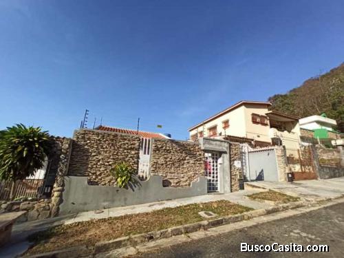 SKY GROUP Vende casa en en el Trigal Centro FOC-983