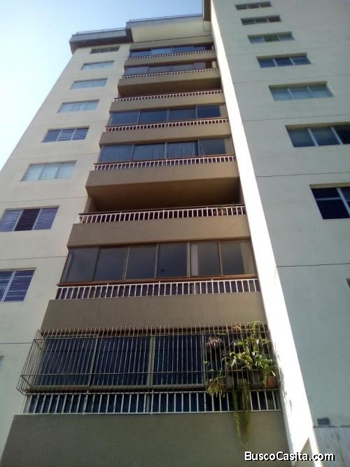 SKY GROUP PLATINUM VENDE Apartamento en Edificio Parque