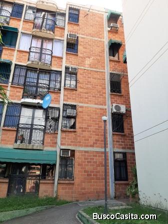 SKY GROUP PLATINUM VENDE Apartamento en Los Laureles