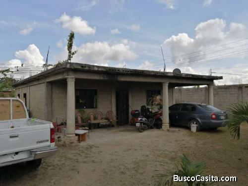 Casa en Bejuma en obra blanca