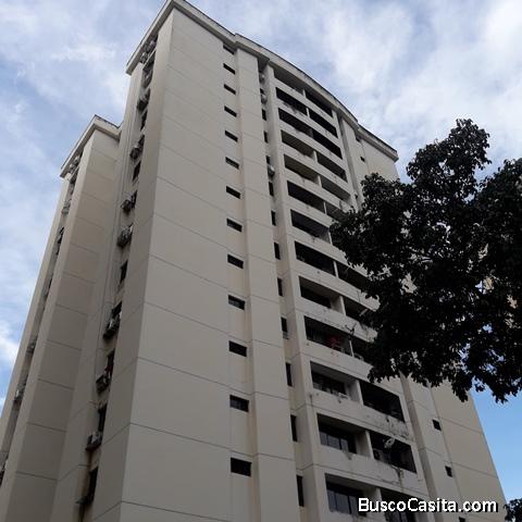 Vendo Apto en Urb. Valles de Camoruco, Valencia