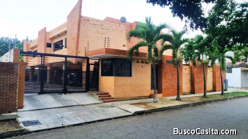 SKY GROUP PLATINUM VENDE Townhouse en Villas Tepuy, Prebo I