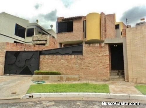 SKY GROUP PLATINUM VENDE Casa en Alto Parral, Valencia