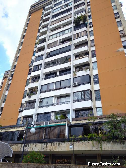 Apartamento 2 hab, 1 baño, 2aires, estacionamiento, pozo, piscina, vigilancia