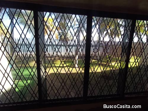 EN VENTA APTO. EN C.R. DORAL BEACH, LECHERIA