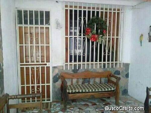 SKY GROUP PLATINUM VENDE Casa en Urbanización Isabelica