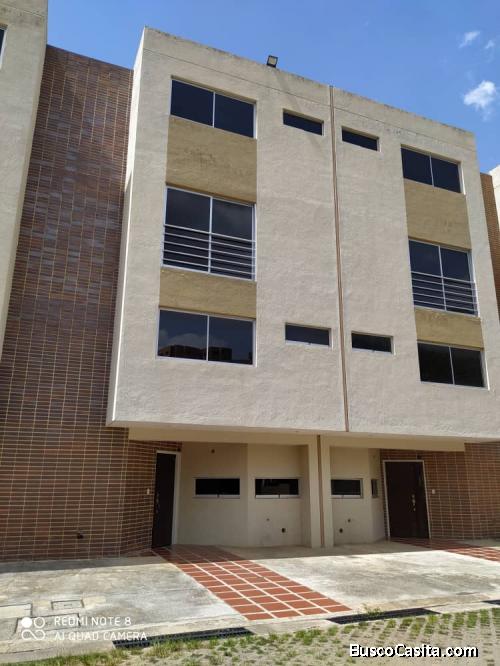 Town House En Altos de Aricagua, Mañongo. Hengly Castellanos Sky Group  