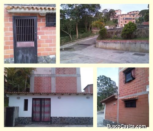 Hermosa casa en el Junquito Km 14