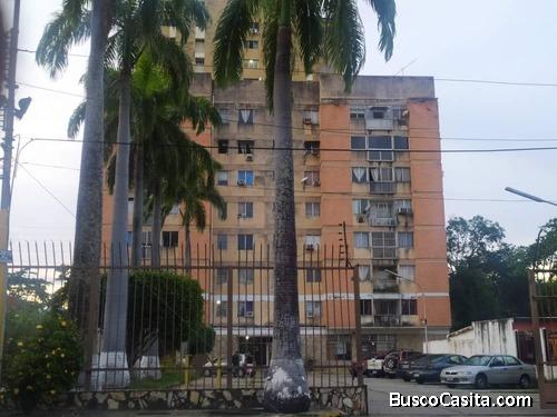 APTO EN RES. CARIBE, AV. BOLIVAR