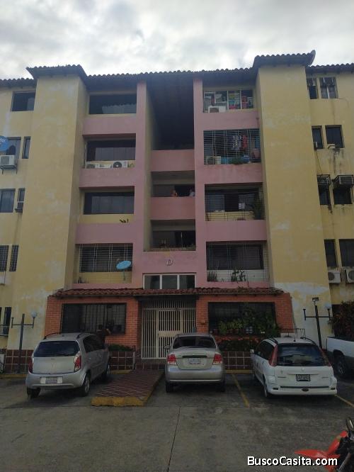 Se Vende Apartamento En Res. Sagrada Familia, Urb. Los Caobos